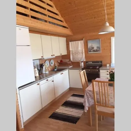 Tatil Evi Hytte Med Nydelige Omgivelser Og Rom For Stillhet Pettvik